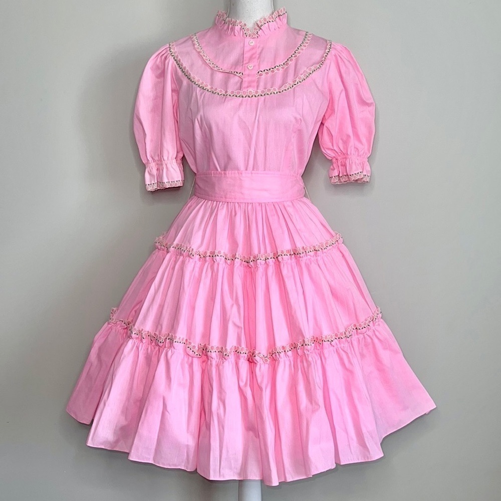 1970s Vintage Tulip Lace Prairie Swing Dress